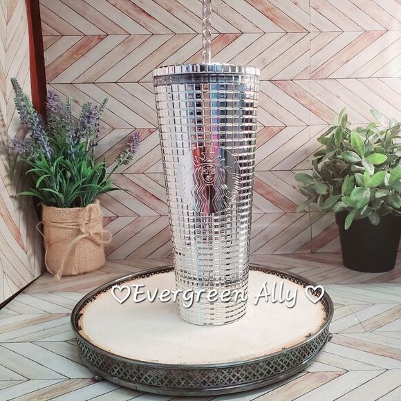✨NEW🤍Starbucks 2023 Holiday Metallic Mirror Silver Grid Venti - Picture 1 of 7
